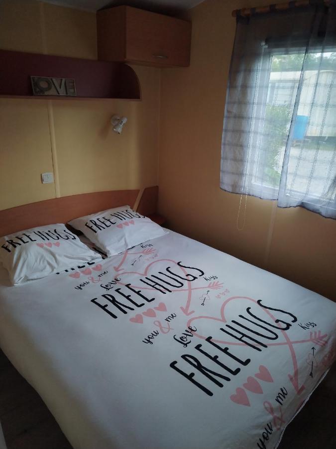 Mobil-Home Coin De Paradis En Cote D'Opale Sur Terrain Prive Et Sa Caravane Hermelinghen 外观 照片