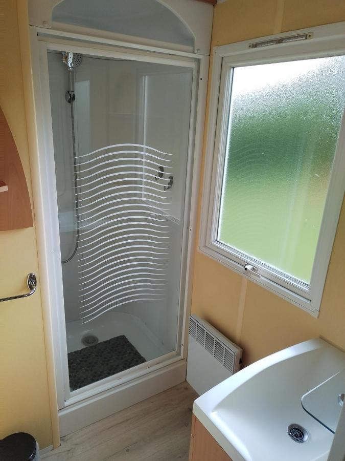 Mobil-Home Coin De Paradis En Cote D'Opale Sur Terrain Prive Et Sa Caravane Hermelinghen 外观 照片
